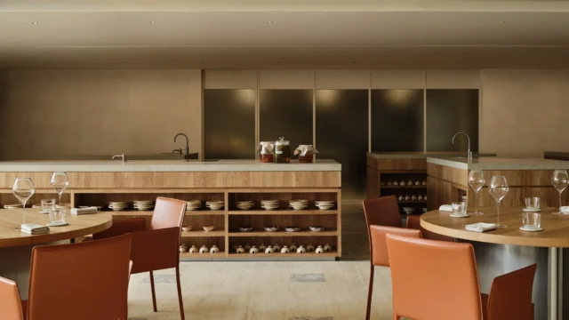 SOMMARESTAURANT-KITCHEN-CreditLisaCohenPhotography28229.webp