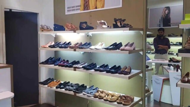 clarks-mangalore-1vpho1sofw.jpg