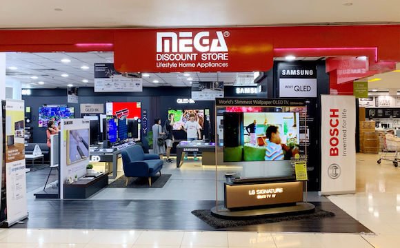 mega-discount-store-storefront.jpg